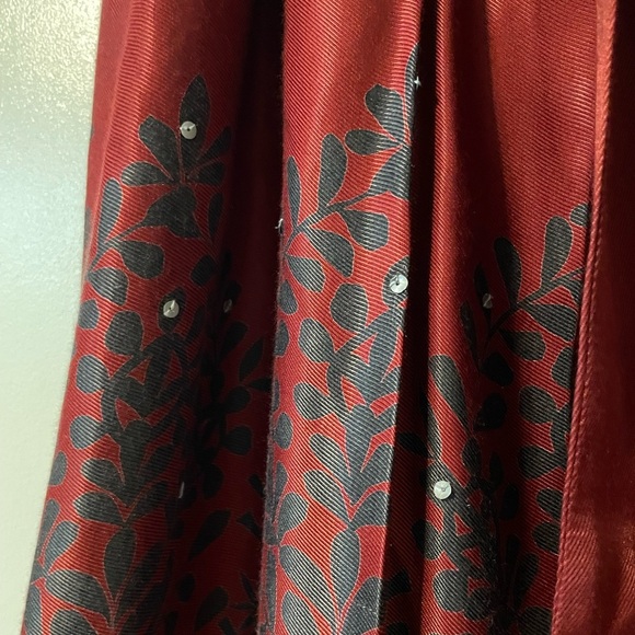 H&M A Line Burgundy Skirt Sequins Leaf Geometric Design Size 12 - Picture 3 of 10